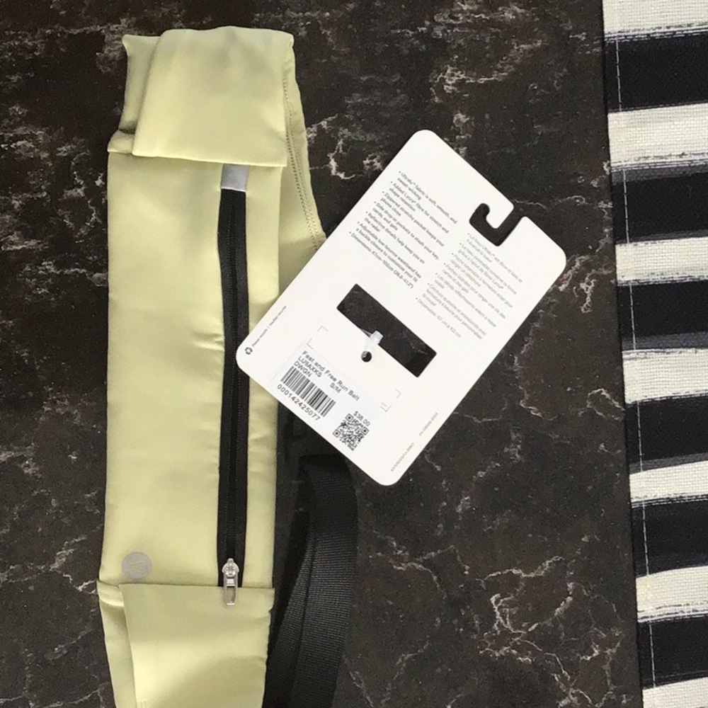 Lululemon Fast and Free Run Belt NWT (S/M)